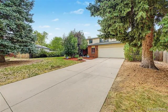 320 Oswego Court Aurora, CO 80010