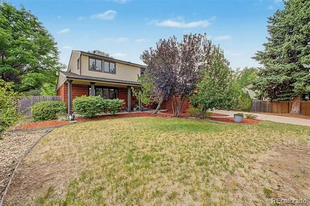 320 Oswego Court Aurora, CO 80010