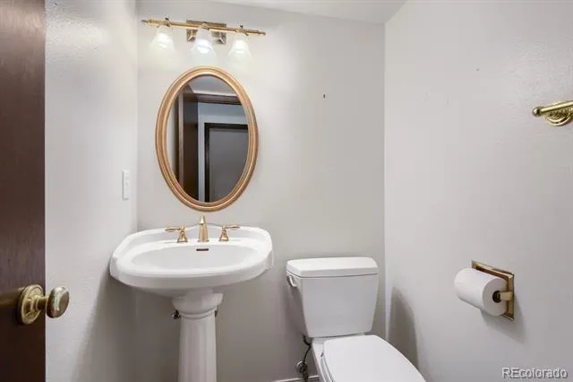 9047 E Chenango Avenue Greenwood Village, CO 80111