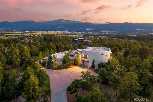 3885 Wapiti Way Colorado Springs, CO 80908