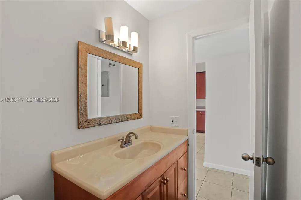 1749 SW 81st Ln #5-30 Davie, FL 33324