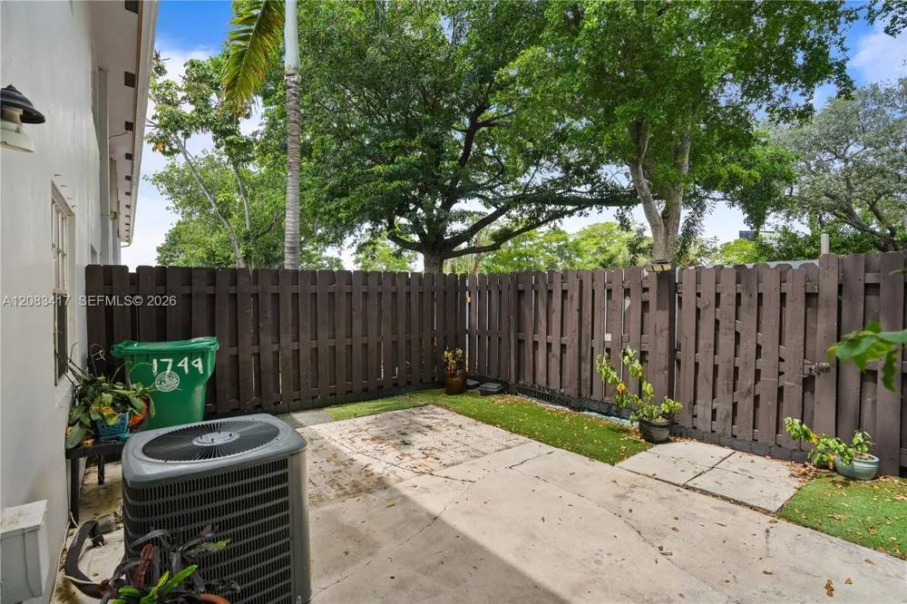 1749 SW 81st Ln #5-30 Davie, FL 33324