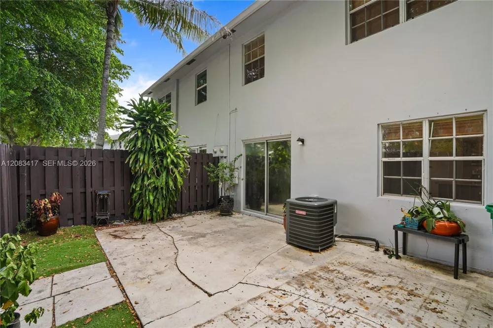 1749 SW 81st Ln #5-30 Davie, FL 33324