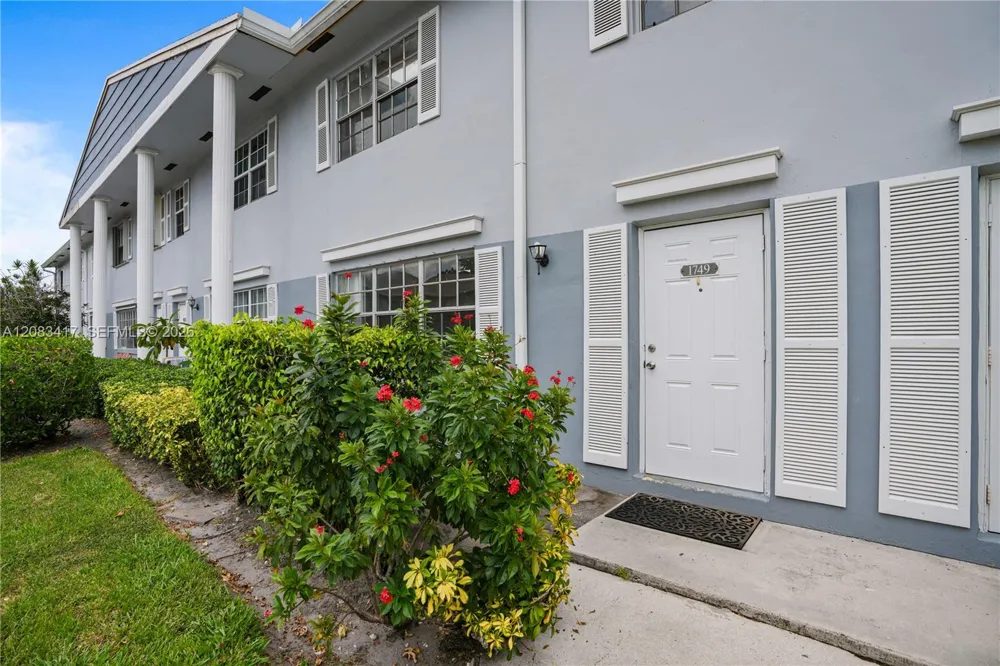 1749 SW 81st Ln #5-30 Davie, FL 33324
