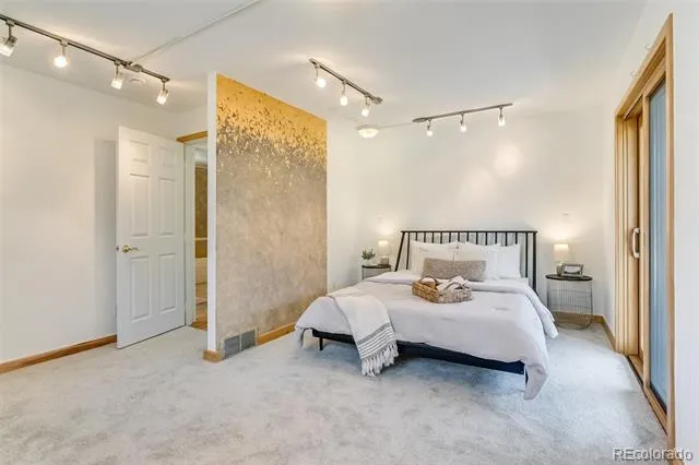 1385 S Hudson Street Denver, CO 80222