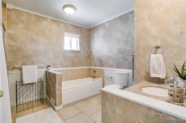 1385 S Hudson Street Denver, CO 80222