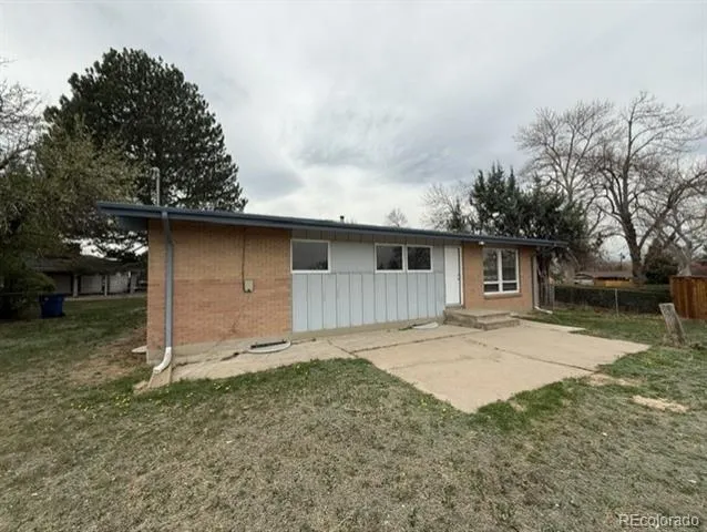 5674 W Chestnut Avenue Littleton, CO 80128