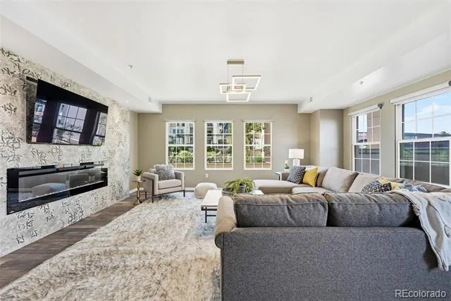 925 Lincoln Street #5B Denver, CO 80203