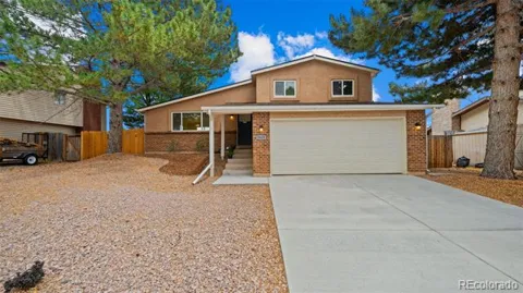 5625 Escapardo Way