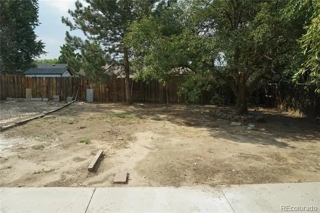 5527 Chandler Court Denver, CO 80239
