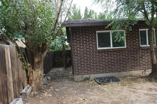 5527 Chandler Court Denver, CO 80239