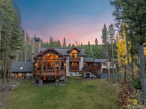 211 Tarnwood Drive