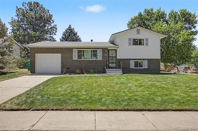 712 Lansing Drive Colorado Springs, CO 80909