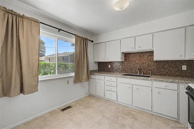 712 Lansing Drive Colorado Springs, CO 80909
