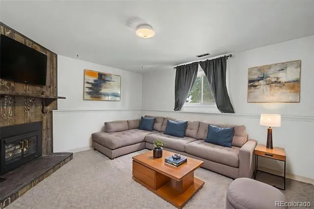 712 Lansing Drive Colorado Springs, CO 80909