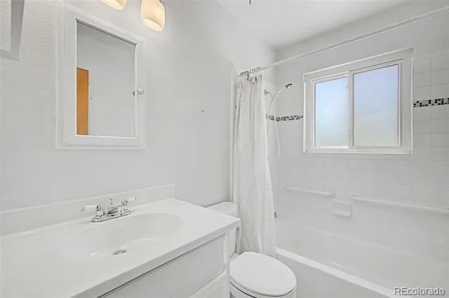 712 Lansing Drive Colorado Springs, CO 80909