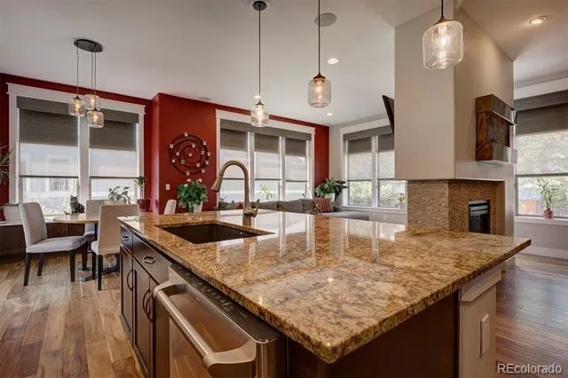 8061 E 50th Place Denver, CO 80238