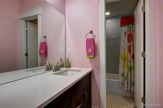 8061 E 50th Place Denver, CO 80238