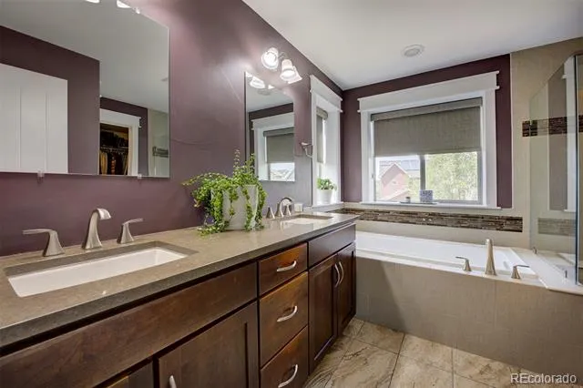 8061 E 50th Place Denver, CO 80238