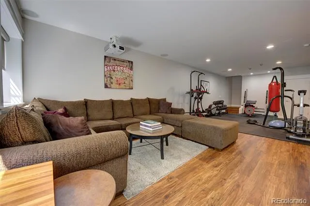 8061 E 50th Place Denver, CO 80238