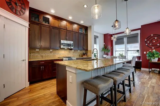 8061 E 50th Place Denver, CO 80238