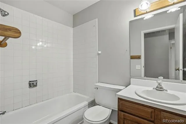 3695 S Kittredge Street #E Aurora, CO 80013