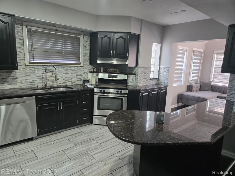 439 Vernon Street Dearborn City, MI 48128