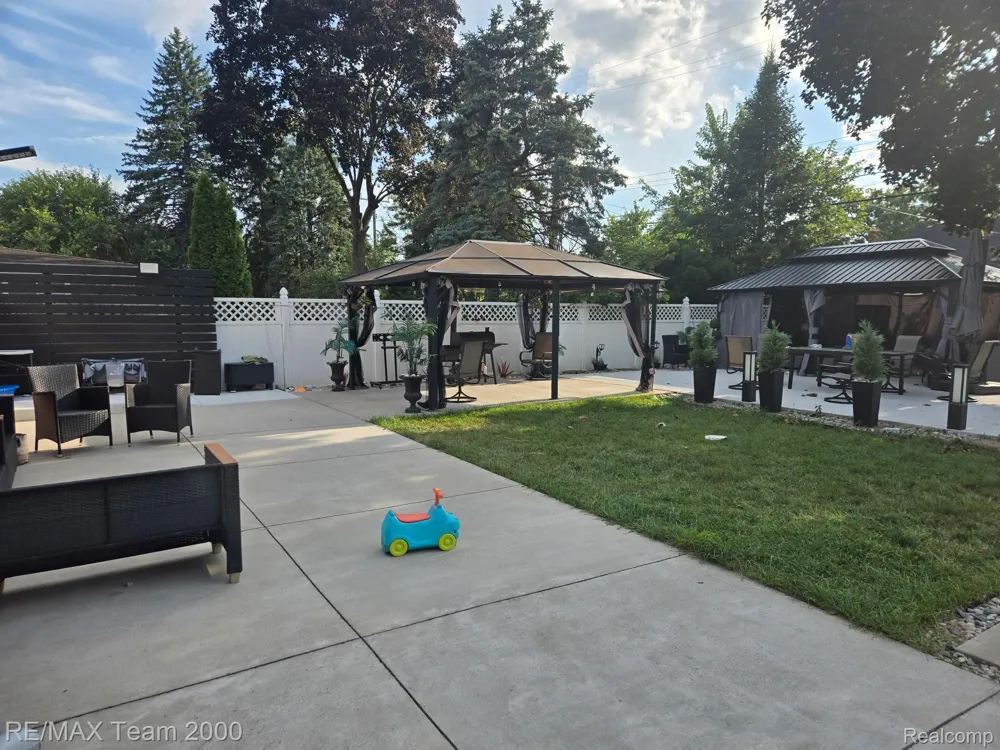 439 Vernon Street Dearborn City, MI 48128