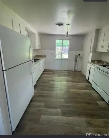 832 Elmira Street Aurora, CO 80010