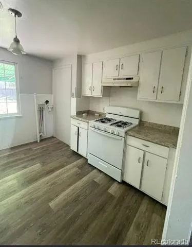 832 Elmira Street Aurora, CO 80010