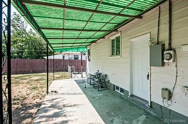 832 Elmira Street Aurora, CO 80010