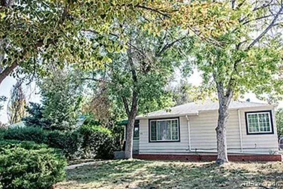 832 Elmira Street Aurora, CO 80010