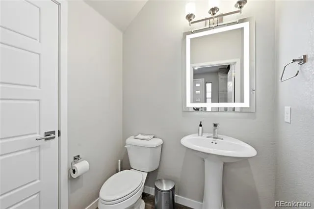 4045 S Teller Street Denver, CO 80235
