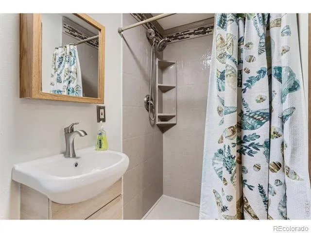 16450 Dakota Ridge Road Longmont, CO 80503