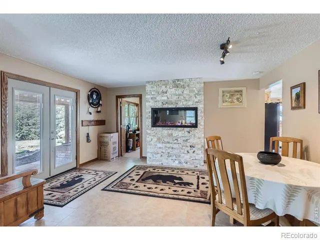 16450 Dakota Ridge Road Longmont, CO 80503