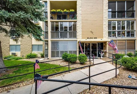 3082 S Wheeling Way #105
