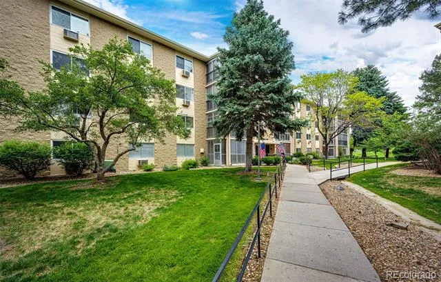 3082 S Wheeling Way #105 Aurora, CO 80014