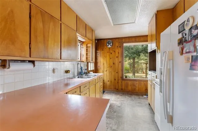 8150 W US Highway 24 Cascade, CO 80809
