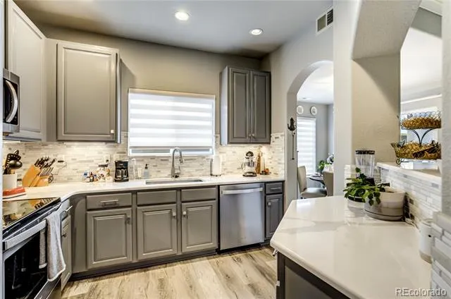 4572 Copeland Loop #102 Highlands Ranch, CO 80126