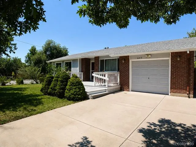 697 S Worchester Street Aurora, CO 80012