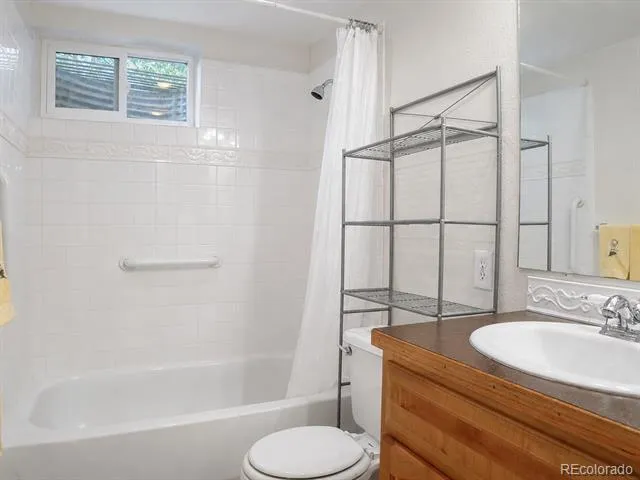 697 S Worchester Street Aurora, CO 80012