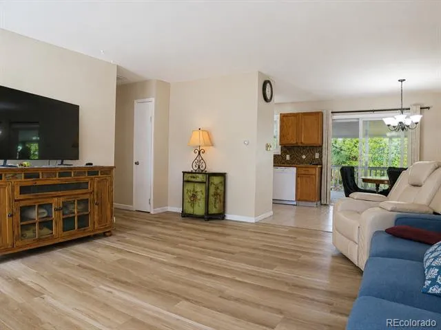 697 S Worchester Street Aurora, CO 80012