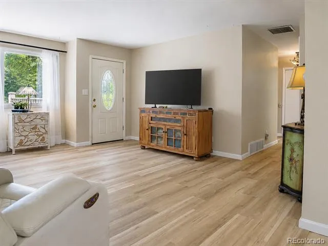 697 S Worchester Street Aurora, CO 80012