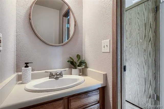 11913 E Kepner Drive Aurora, CO 80012