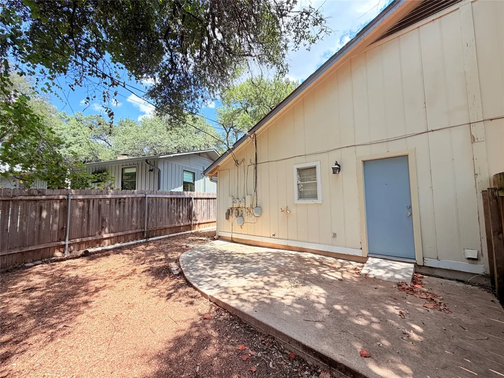 12102 Arrowwood Drive #B Austin, TX 78727