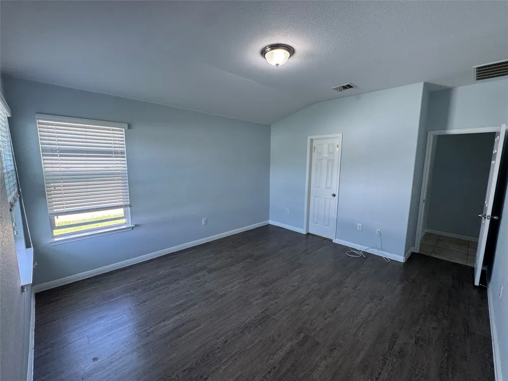 1520 Portchester Castle Path Pflugerville, TX 78660