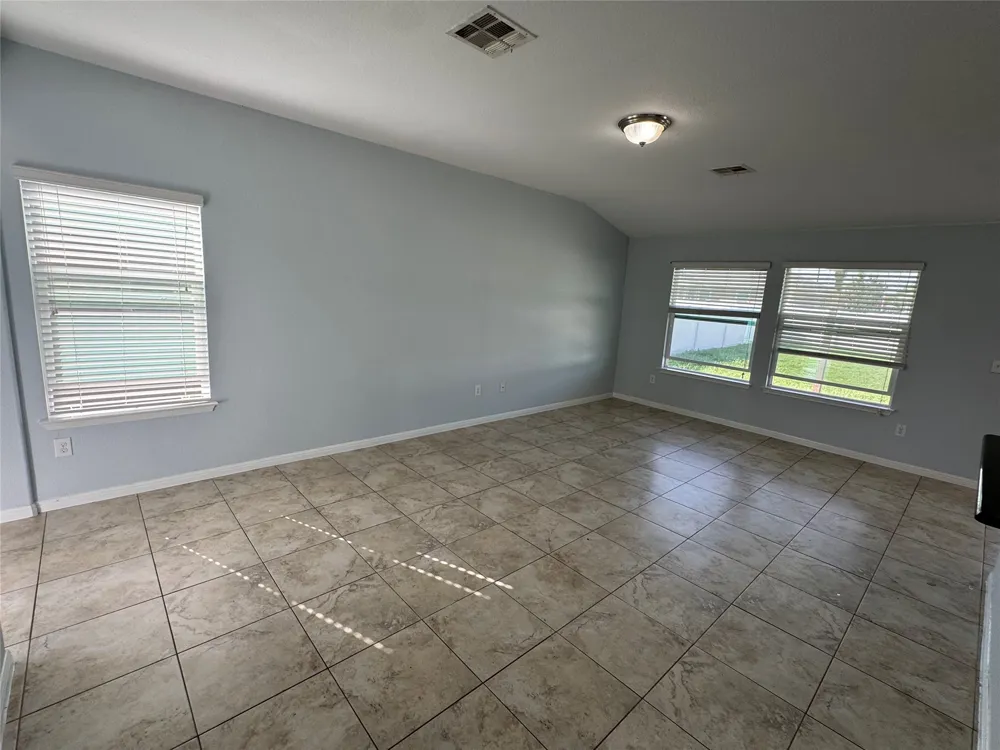 1520 Portchester Castle Path Pflugerville, TX 78660