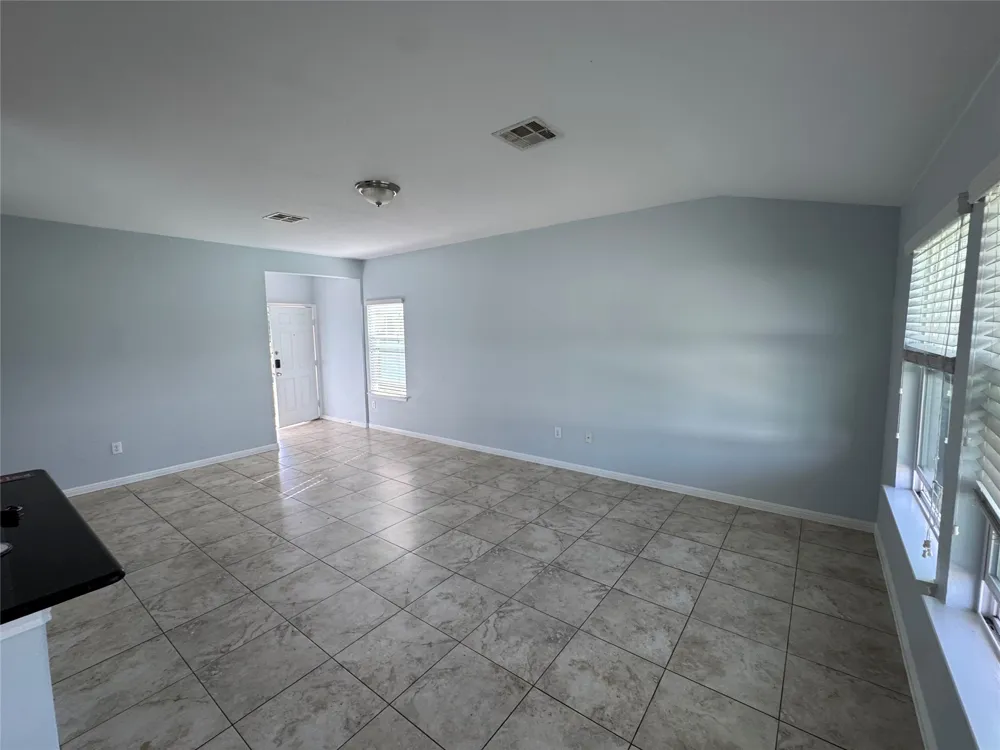 1520 Portchester Castle Path Pflugerville, TX 78660