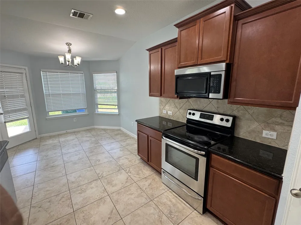 1520 Portchester Castle Path Pflugerville, TX 78660