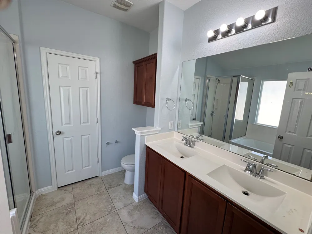 1520 Portchester Castle Path Pflugerville, TX 78660